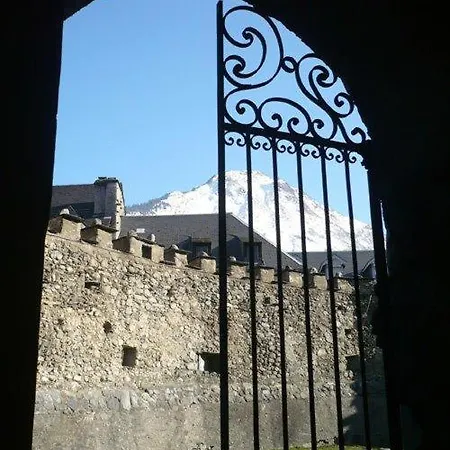 Les Remparts * Люс-Сен-Совёр